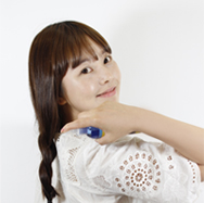 2. Spray 2~3 times in trouble area (back or chest part) in condition on dried body. Tap slightly to be able to absorb well. 