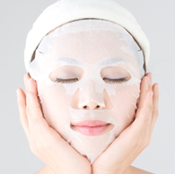 Apply the mask on your face and hold it 15-20 minutes while taking a rest.